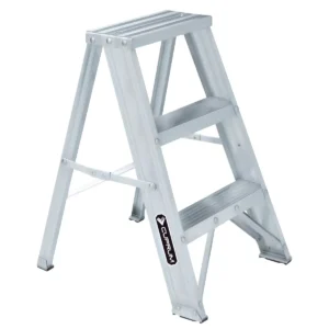 Piso Escalera Tijera Aluminio 3 Peldaños Alto 0.66 m R-150 Kg / Cuprum